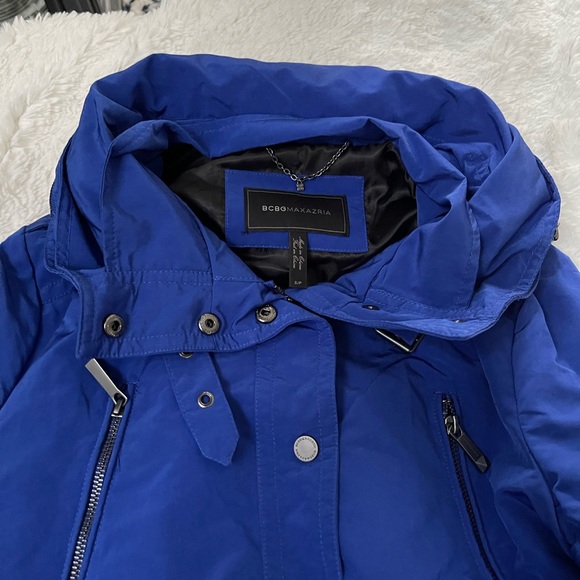 BCBGMaxAzria Raincoat Jacket w/hood - Picture 10 of 12